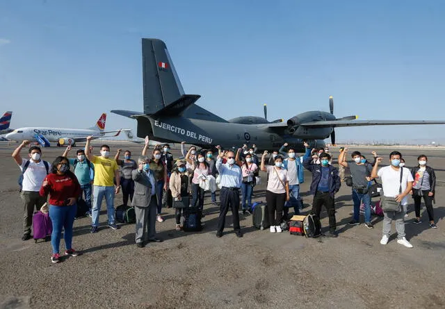Médicos partieron desde las instalaciones de la Aviación del Ejército hacia Loreto. (Foto: Minsa)