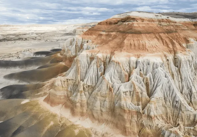 El recorrido ofrece varios miradores que permiten contemplar en toda su extensión el Valle Lunar. Foto: National Geographic   