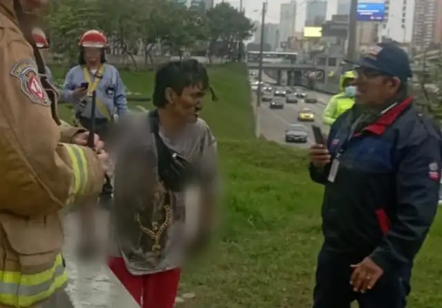Hombre no reveló la razón por la que intentó robar los cables de luz de la subestación de Luz del Sur. Foto: Municipalidad de Lima   
