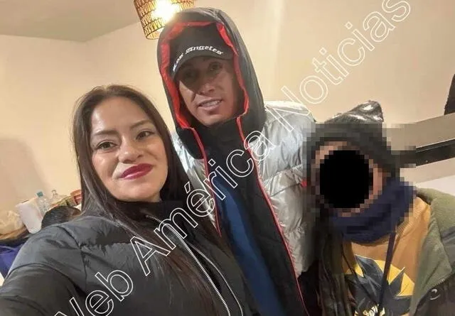  Christian Cueva junto a una seguidora en hotel de Huamachuco, en Trujillo. Foto: Web América Noticias    