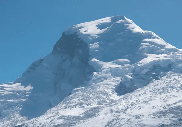 El nevado Huascarán, majestuoso y desafiante, fue el último destino de la alpinista japonesa que murió el pasado miércoles 25 de junio. Foto: Andina El nevado Huascarán, majestuoso y desafiante, fue el último destino de la alpinista japonesa que murió el pasado miércoles 25 de junio. Foto: Andina