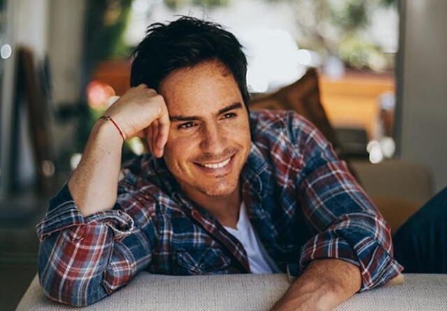 A sus 42 años, Mauricio Ochmann tiene dos hijas y está casado con Aislinn Derbez.