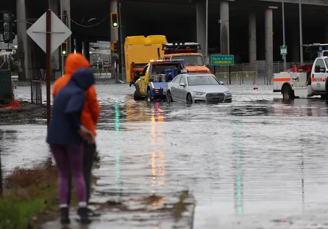  Las autoridades de California emiten regularmente alertas y advertencias para informar a la población sobre las condiciones climáticas adversas. Foto: Telemundo   