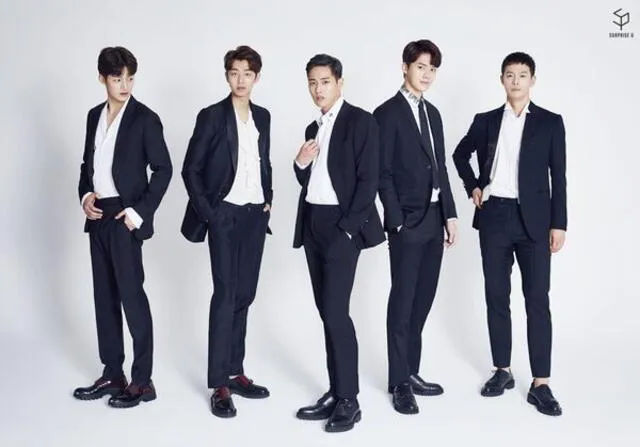 SURPRISE U: De Izquierda a Derecha Gun Woo, Hae Sung, Jung Hyuk, Hyun Seo & In Ha (†)
