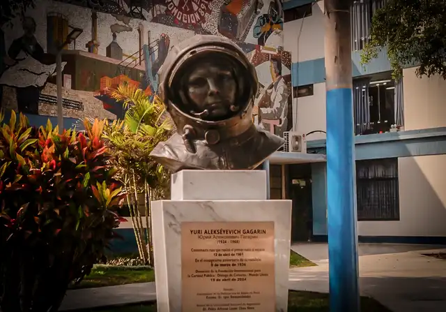 La UNI anunció la carrera de Ingeniería Aeroespacial con la revelación de un busto de bronce del astronauta soviético Yuri Gagarin. Foto: Universidad Nacional de Ingeniería (UNI) La UNI anunció la carrera de Ingeniería Aeroespacial con la revelación de un busto de bronce del astronauta soviético Yuri Gagarin. Foto: Universidad Nacional de Ingeniería (UNI)