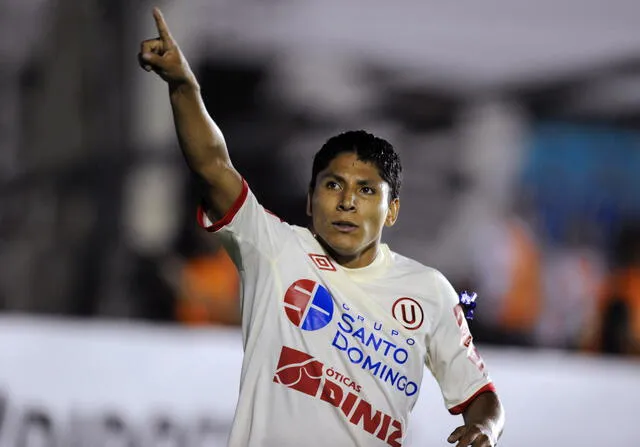 Ruidíaz fue campeón nacional con la 'U' en 2009 y 2013. Foto: AFP   
