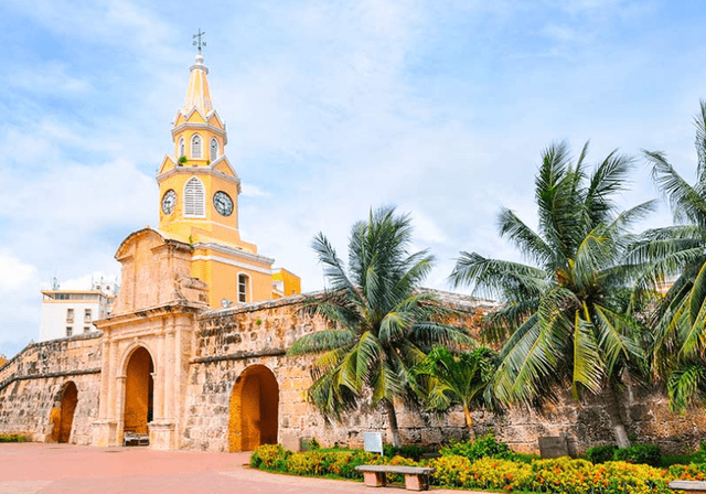 la ciudad amurallada Cartagena, patrimonio de la Unesco, es la segunda ciudad de Sudamérica en declarar su independencia, seguida de Caracas, Venezuela. Foto: Claro Colombia