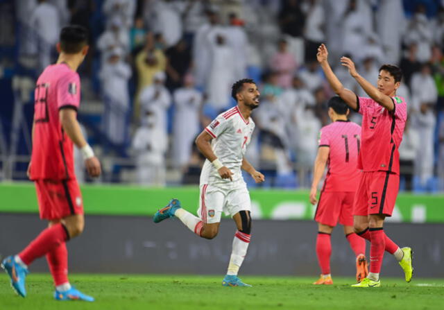 Hareb Abdullah, uno de los jugadores jóvenes de EAU celebra su tanto ante Corea del Sur. Foto: UAE NT twitter