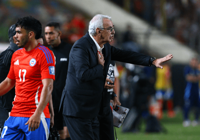  Jorge Fossati dirigió 6 encuentros al mando de la selección peruana en las Elimiantorias. Foto: AFP   