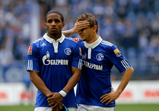  Jefferson Farfán y Rafinha brillaron en el Schalke 04 de Alemania. Foto: Der Westen   