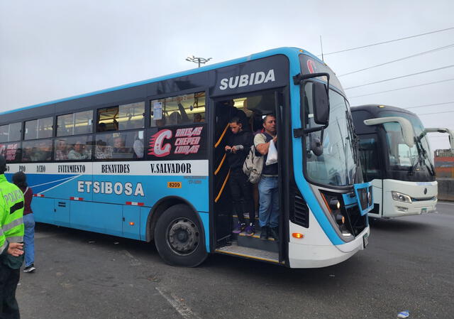 Panorama en Puente Nuevo. Se reporta presencia de buses y de efectivos policiales. Foto: Kevinn García   