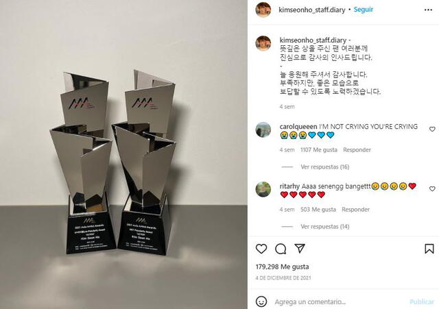 Trofeos de Kim Seon Ho como actor más popular del 2021 en los AAA. Foto: Instagram