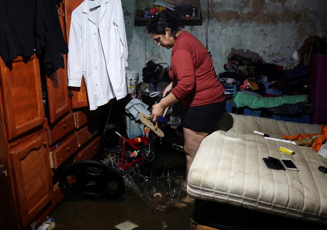  Las fuertes lluvias han inundado varias casas. Foto: Clarín<br>    