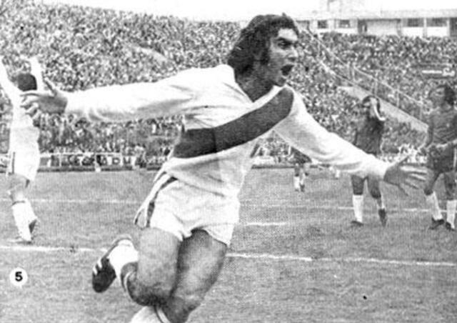 Oblitas marcó un recordado gol de 'chalaca' a Chile en la Copa América 1975. Foto: Difusión