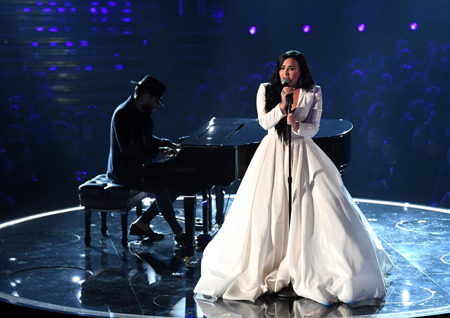 Demi Lovato conmovida frente al público en los Grammys 2020. Foto AFP