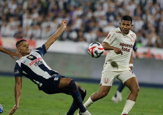 Yordi Vílchez frente a Universitario de Deportes en la final de la Liga 1 2023. Foto: GLR   