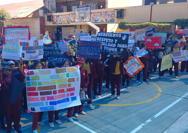 Gran manifestación de escolares contra María Aguero en Arequipa. Wilder Pari/La República    