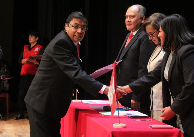 Alcaldes electos de Cusco recibieron sus credenciales [FOTOGALERÍA]