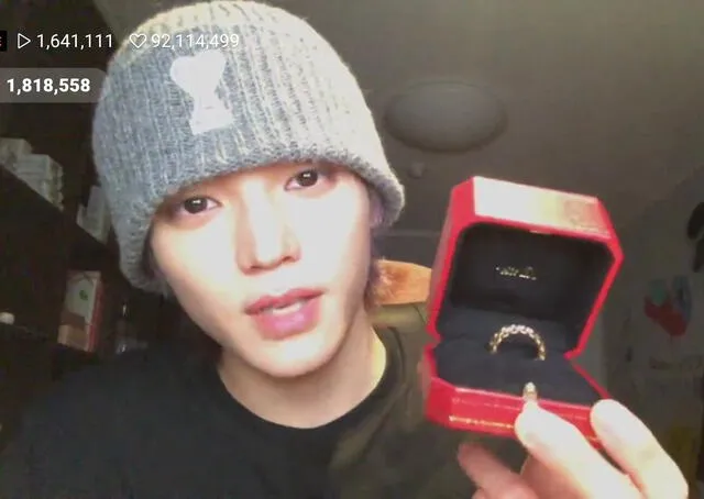 Taeyong luciendo el anillo que comparte con Doyoung de NCT. Foto: SM Entertainment