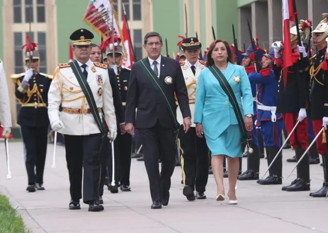 Dina Boluarte en la Escuela Militar de Oficiales de las Fuerzas Armadas. Foto: LR/Archivo   