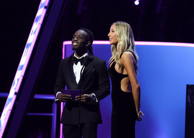 Kai Cenat and Alix Earle share the spotlight onstage at the 2025 American Music Awards, live from the BleauLive Theater in Las Vegas. Photo: AFP Kai Cenat and Alix Earle share the spotlight onstage at the 2025 American Music Awards, live from the BleauLive Theater in Las Vegas. Photo: AFP