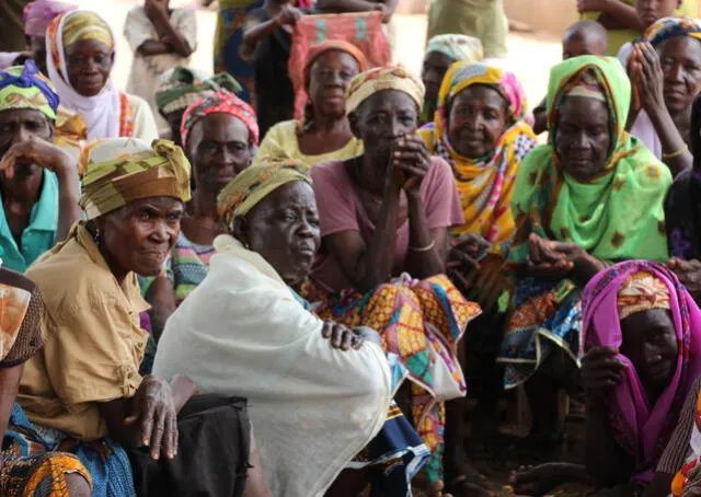 De acuerdo al medio El País, en el campamento de Yandi (Ghana) viven en aislamiento unas 183 mujeres. Foto: El País/Melissa Silva