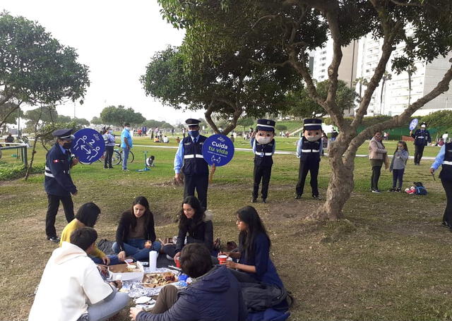  Durante la emergencia por Covid-19 en 2020 también se prohibieron los picnics en los parques de Miraflores. Foto: Municipalidad de Miraflores   