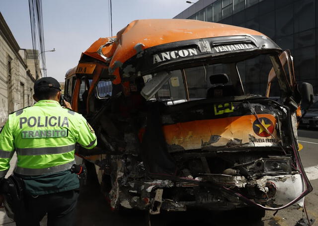Fotografía del Anconero tras accidente en Alfonso Ugarte. Foto: Sebastían Blanco/LR Fotografía del Anconero tras accidente en Alfonso Ugarte. Foto: Sebastían Blanco/LR