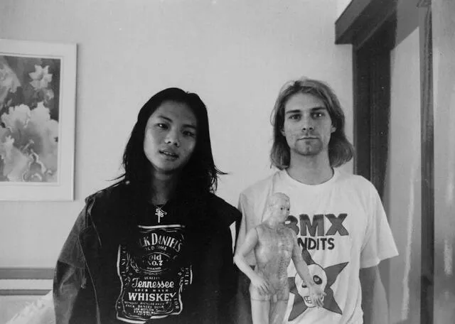 Kurt Cobain junto al fotógrafo independiente xx en 1992. Foto: Julien´s