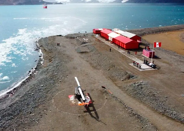 La labor científica peruana en la ECAMP también incluye investigaciones paleoclimáticas, astronómicas y de energías alternativas aplicadas a la región antártica. Foto: ANTAR.   