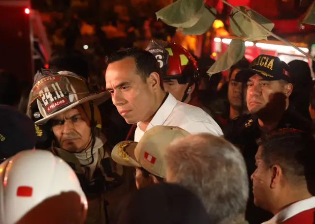 Presidente José Jerí en la zona del siniestro. Foto: Elvis Cairo   