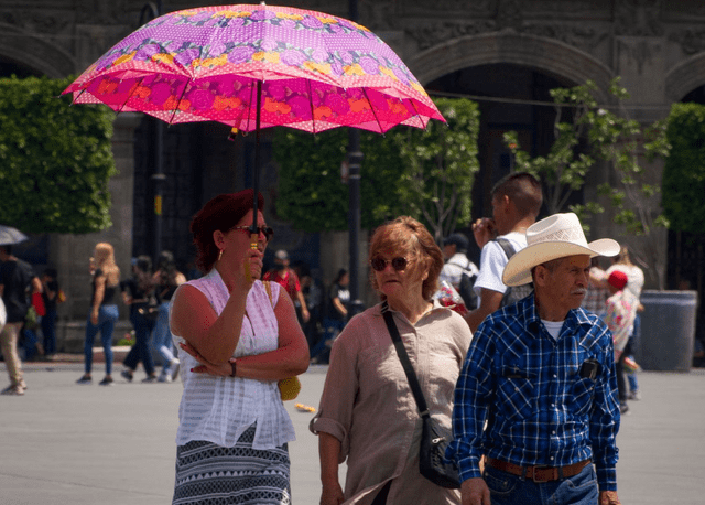 La tercera ola de calor en México registra<strong> temperaturas máximas entre las 2.00 y 4.00 p. m.</strong> Foto: AFP   