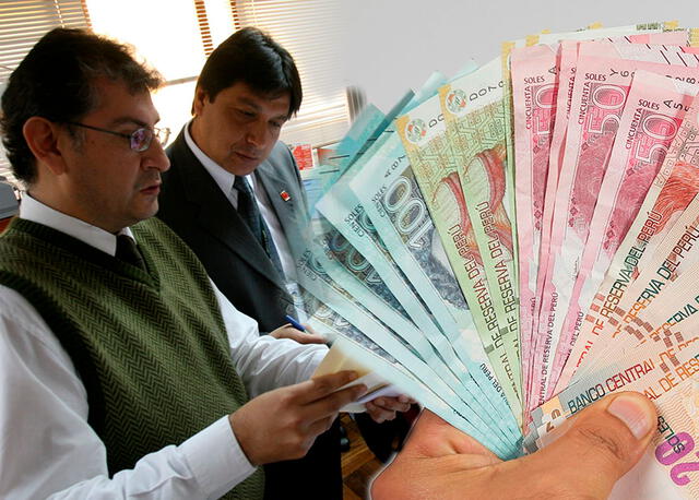 Trabajadores del sector público recibirán aumento de 100 soles en su salario mensual. Foto: Composición LR/Andina.   