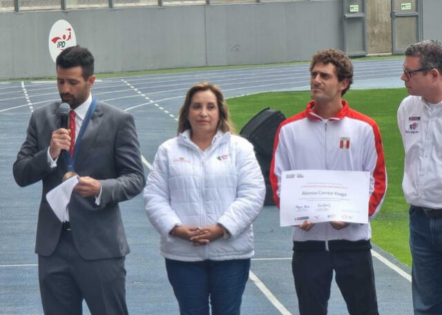 Stefano Peschiera recibió los Laureles Deportivos el pasado miércoles 14 de agosto en el Estadio Nacional. Foto: Kevinn García/URPI-La República   