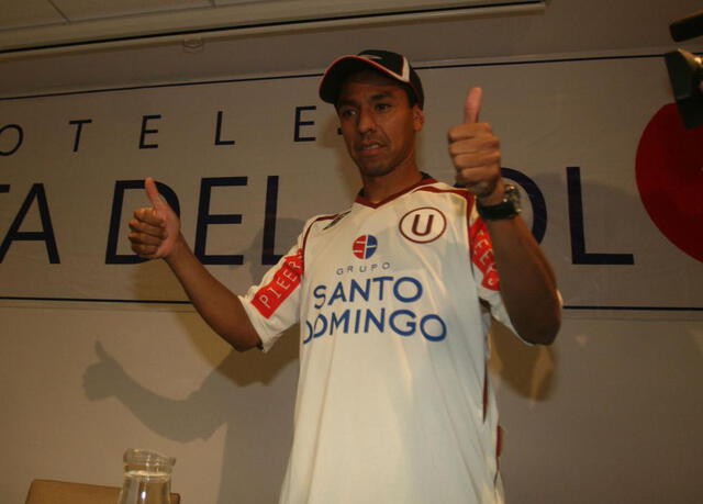 Solano es presentado en Universitario. Foto: prensa del club