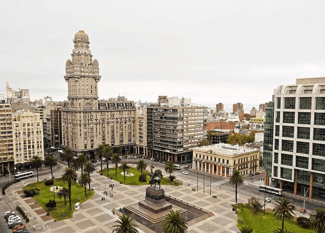 Plaza de la Independencia de Montevideo, Uruguay. Foto: MediaStoreHouse   