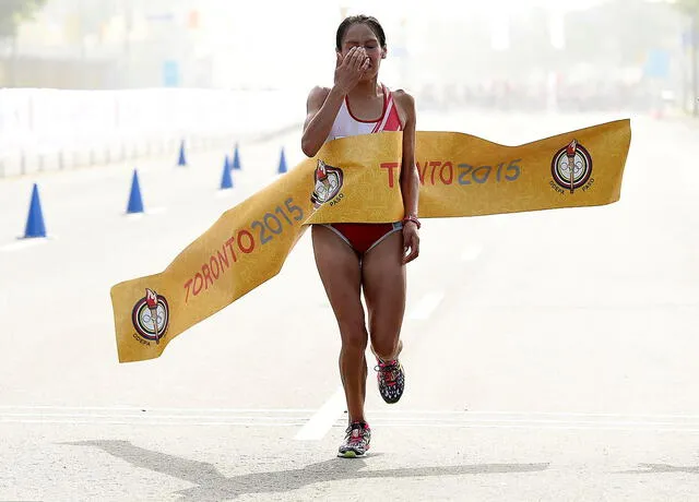 Gladys Tejeda llegando a la meta en Toronto 2015. Foto: La República