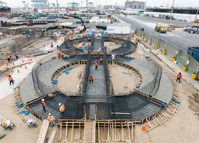 Construcción del nuevo terminal para descargar granos. Foto: APM Terminals Callao.   