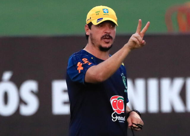 Bajo el mando de Fernando Diniz, Brasil acumula dos derrotas consecutivas en las eliminatorias. Foto: EFE   