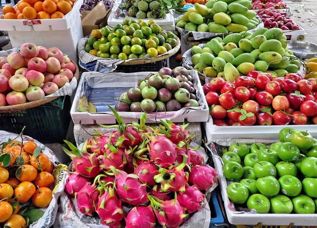 Las frutas y verduras colombianas se han posicionado actualmente como un producto que se puede adquirir en este país a precio de regalo mientras que en Europa podría llegar a ser considerado un producto de lujo. Foto vía: RCN Radio    