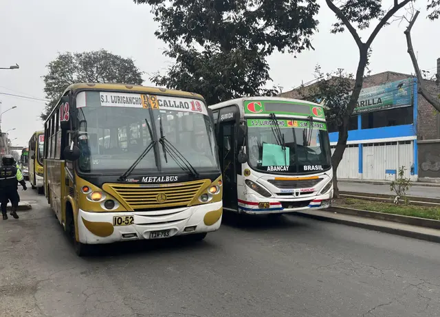 Empresas extorsionadas se movilizaron con sus buses. Foto: Carlos Félix Empresas extorsionadas se movilizaron con sus buses. Foto: Carlos Félix