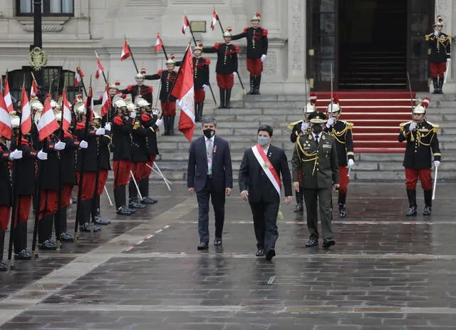 Salida del Presidente Pedro Castillo y Gabinete Ministerial de Palacio de Gobierno con dirección a la Misa y Te Deum en la Catedral de Lima. Foto: Gerardo Marín / La República