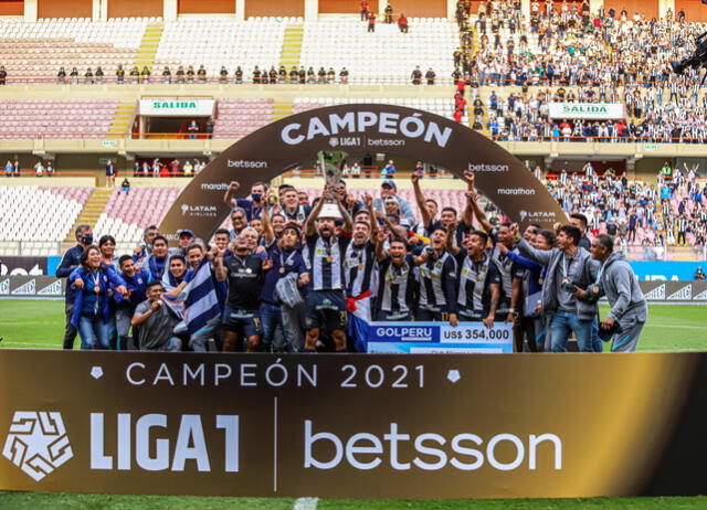 Alianza Lima ganó su título número 24 al vencer en la final a Sporting Cristal. Foto: ClubALoficial