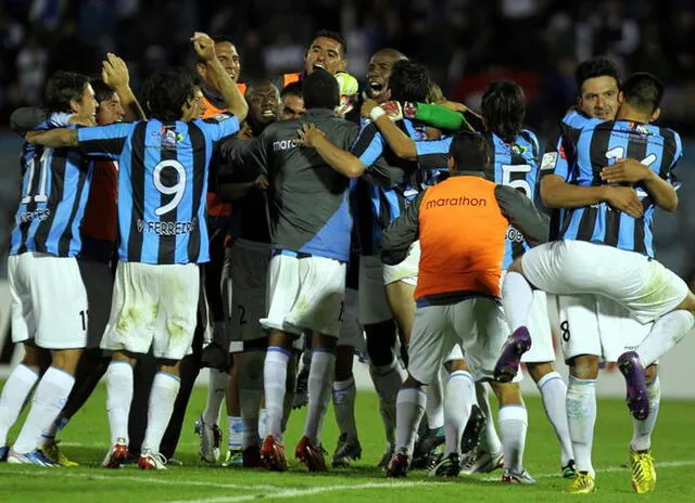 Así fue la celebración del equipo cusqueño luego de eliminar por penales a Nacional, de Uruguay, en los octavos de final de la Copa Libertadores. Foto: Conmebol   