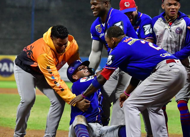 Leones del Caracas vs Tiburones de La Guaira EN VIVO