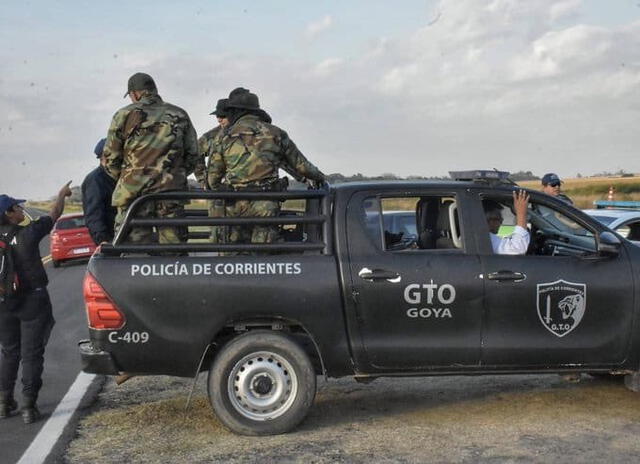 Los calzados fueron encontrados cerca de una laguna. Foto: Todo Noticias   