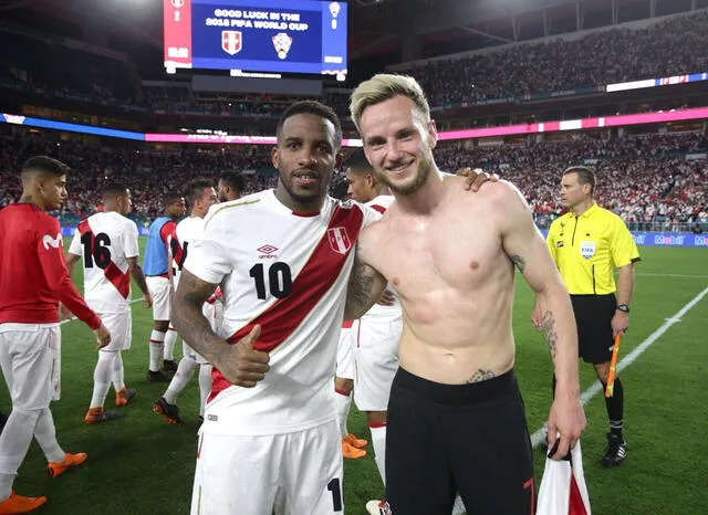  Farfán y Rakitic fueron mundialistas en Rusia 2018. Foto: Selección peruana   
