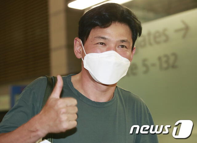 Hwang Jung Min en el aeropuerto de Incheon. 13 de julio. Foto: News 1