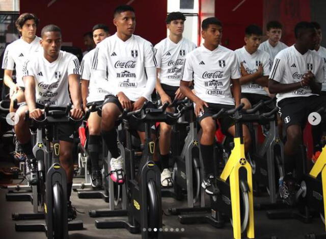 Selección peruana Sub-20 con la camiseta de Adidas. Foto: FPF