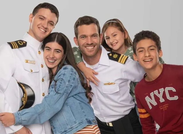  Martín junto a sus cuatro hijos en 'Papá en apuros'. Foto: Latina 